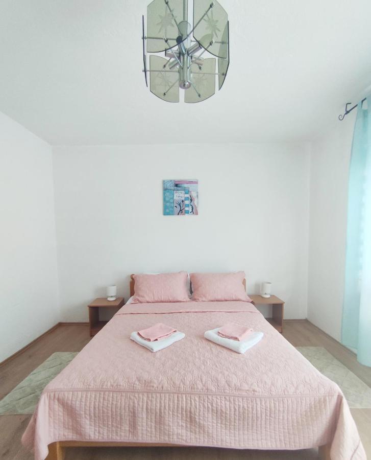 Licko Petrovo Selo Guesthouse D&D מראה חיצוני תמונה