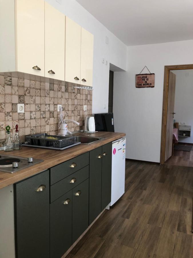 Licko Petrovo Selo Guesthouse D&D מראה חיצוני תמונה
