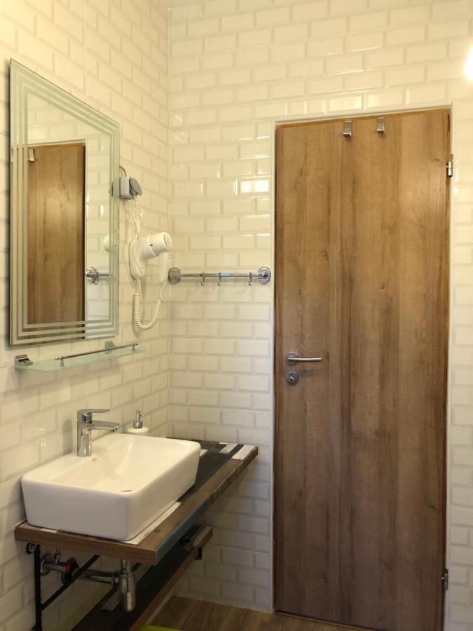 Licko Petrovo Selo Guesthouse D&D מראה חיצוני תמונה