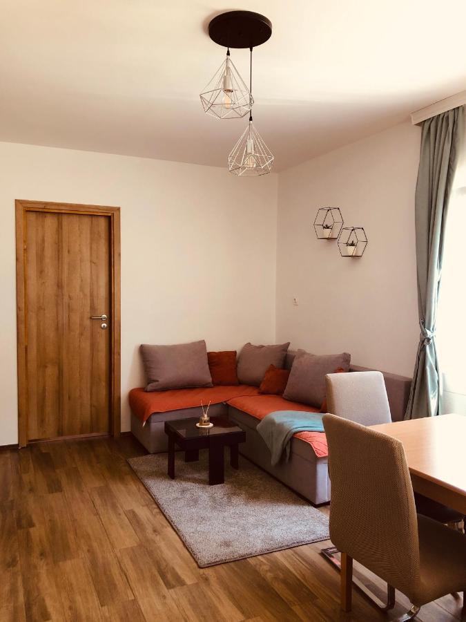 Licko Petrovo Selo Guesthouse D&D מראה חיצוני תמונה