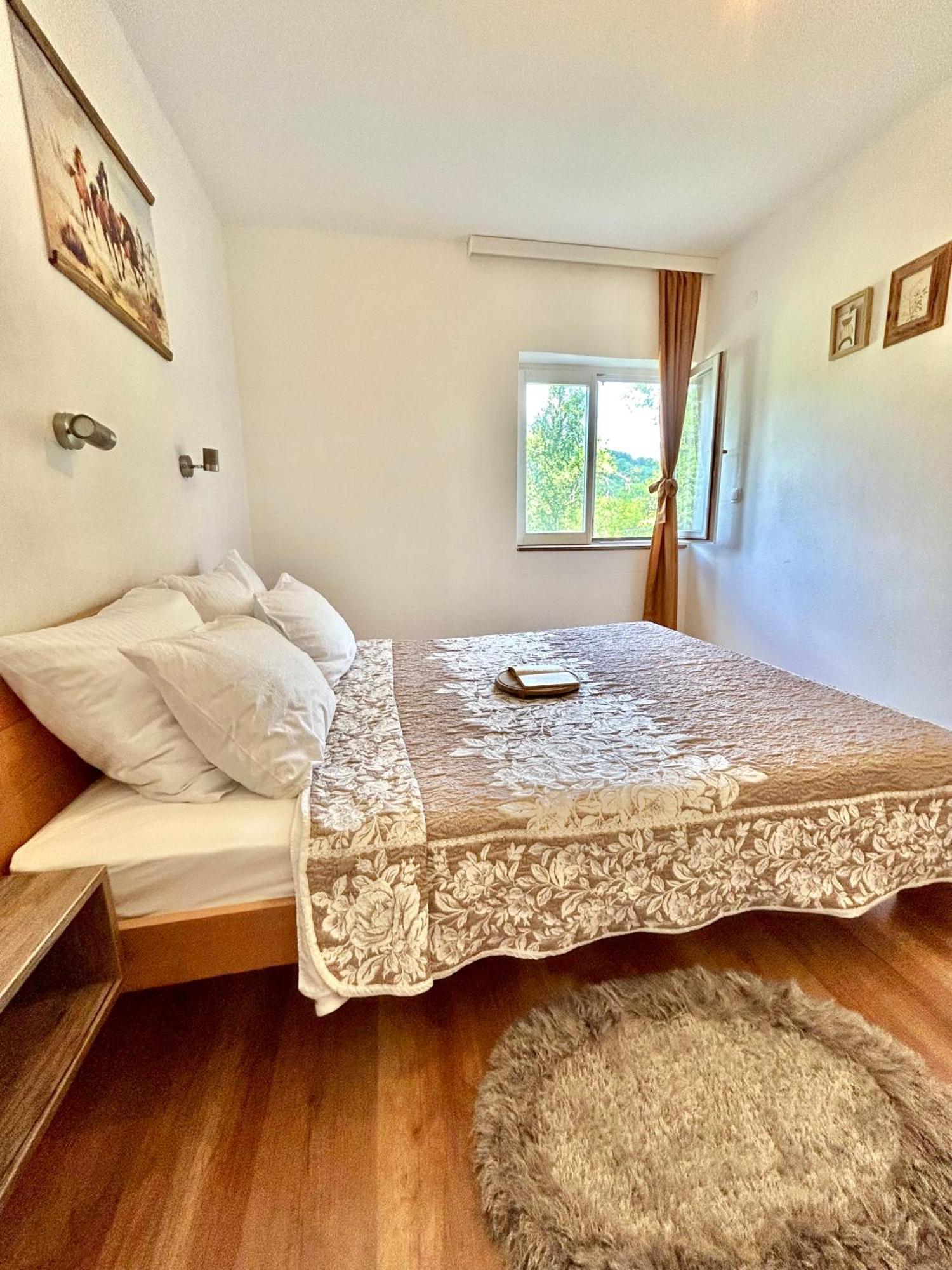 Licko Petrovo Selo Guesthouse D&D מראה חיצוני תמונה